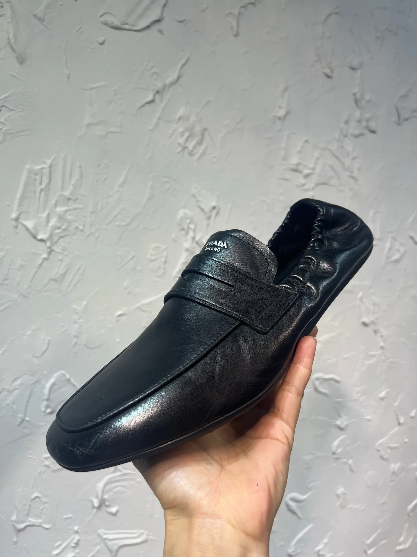 P780 prada derby2025 spring and autumn latest Prada one-legged retro men's loafers, Shuffle hollowed-out men's shoes, upper cowhide, lining and foot cowhide, rubber sole, black and brown 2-color original packaging Code number: 39-46